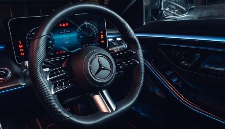 Mercedes S-Class Interior 2023: Luxury Layout & Tech