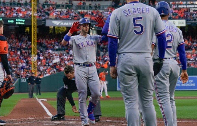 Rangers sweep Orioles with 11-8 win in ALDS Game 3