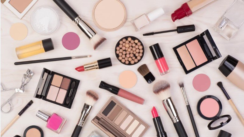 Beauty and Beyond: How to Save Big on Global Cosmetics Apps in December